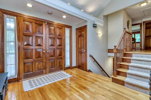 32 Pine Hill Dr, Walpole, MA 02081 photo 2