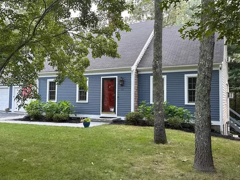 41 Highfield Dr, Sandwich, MA 02563