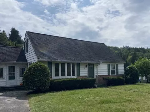 139 Springfield St, Palmer, MA 01069