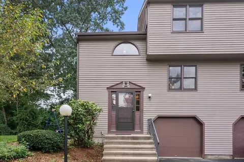 8 Deerfield Ct #8, Grafton, MA 01519