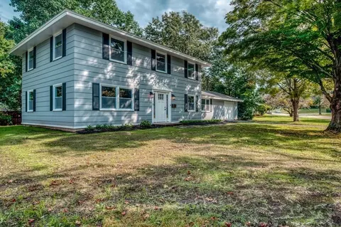 23 Donegal Rd, Peabody, MA 01960