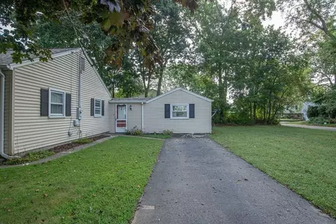 15 Strand St, Fall River, MA 02720 photo 3