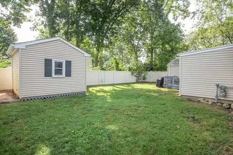 15 Strand St, Fall River, MA 02720 photo 4