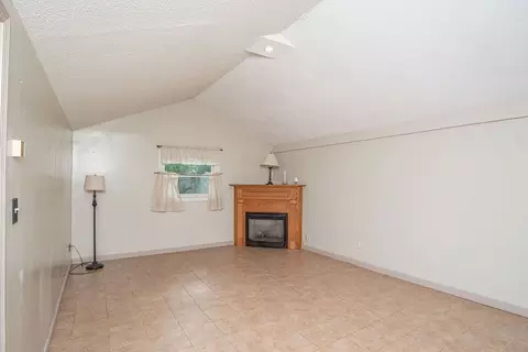 15 Strand St, Fall River, MA 02720 photo 9
