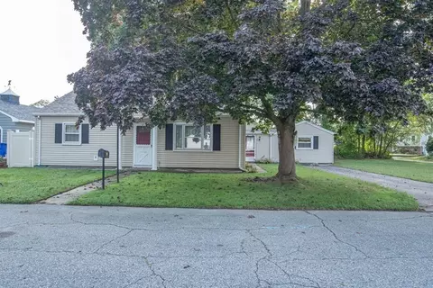 15 Strand St, Fall River, MA 02720 photo 2