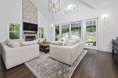 30 Johnson Woods Dr #30, Reading, MA 01867