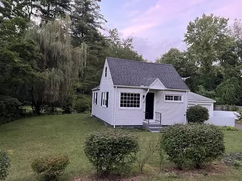 224 Parkerview St, Springfield, MA 01129