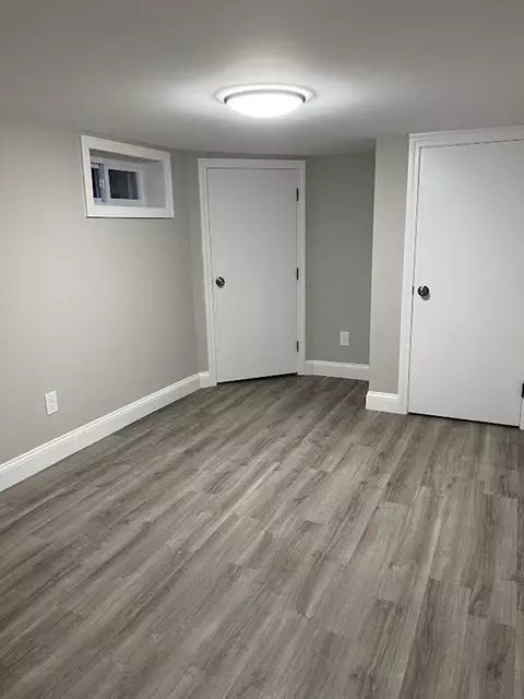 224 Parkerview St, Springfield, MA 01129 photo 9