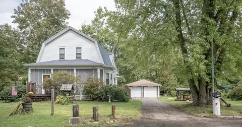 694 Middleboro Ave, Taunton, MA 02718