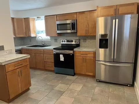 417 Brown St #13, Attleboro, MA 02703