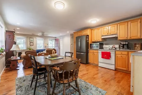 17 Valley Rd, Mashpee, MA 02649 photo 6