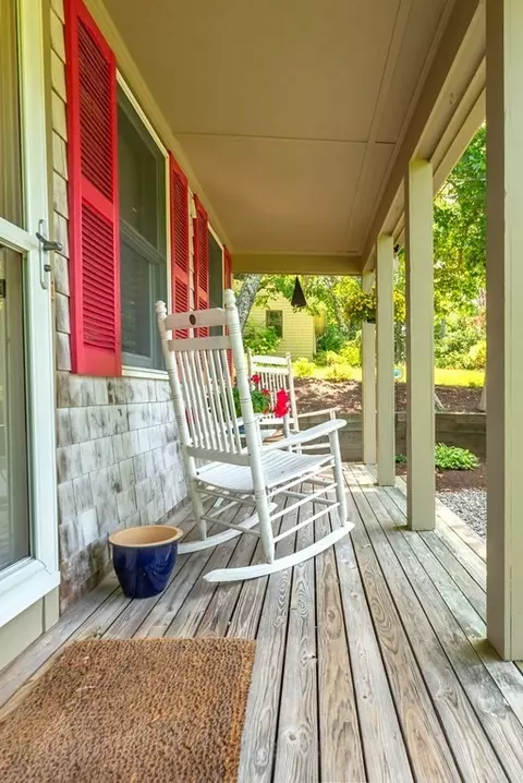 17 Valley Rd, Mashpee, MA 02649 photo 2