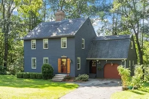 15 Oxbow Ln, Derry, NH 03038