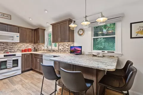 16 Arcadia Ave, Reading, MA 01867 photo 5