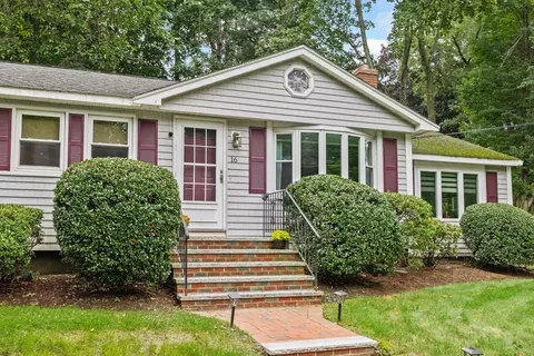 16 Arcadia Ave, Reading, MA 01867