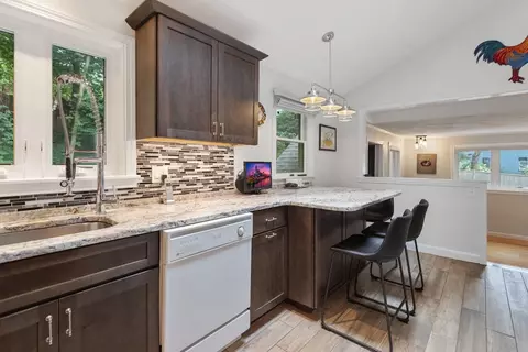 16 Arcadia Ave, Reading, MA 01867 photo 6