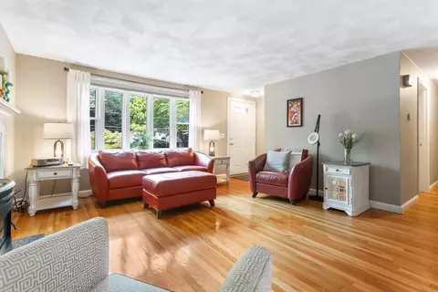 16 Arcadia Ave, Reading, MA 01867 photo 3