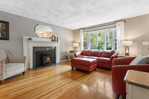 16 Arcadia Ave, Reading, MA 01867 photo 4