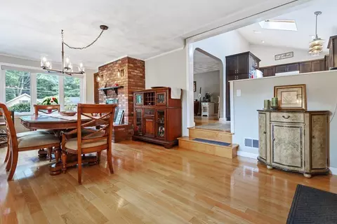 16 Arcadia Ave, Reading, MA 01867 photo 9