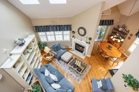 32 Windsor Pt, Mashpee, MA 02649