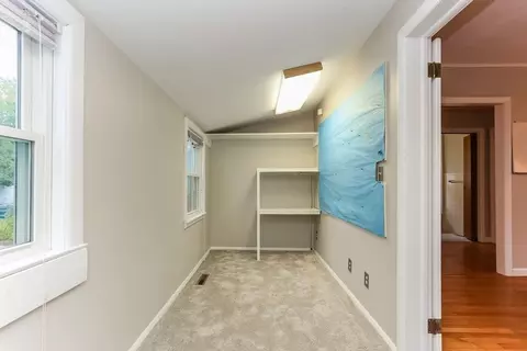 14 Bentley St, Springfield, MA 01108 photo 11