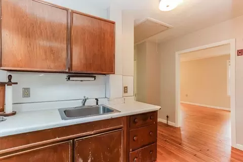 14 Bentley St, Springfield, MA 01108 photo 7