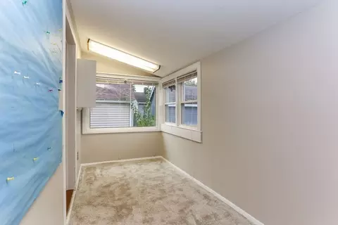 14 Bentley St, Springfield, MA 01108 photo 12