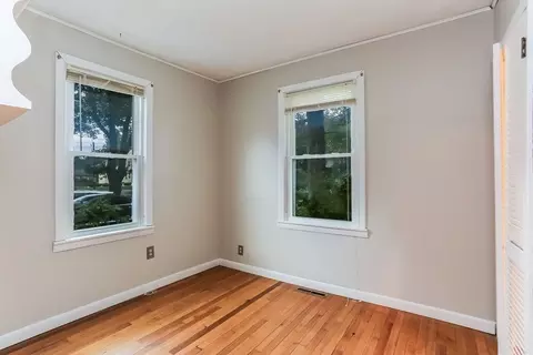 14 Bentley St, Springfield, MA 01108 photo 8
