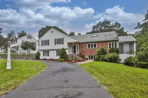 22 Berkshire Dr, Winchester, MA 01890