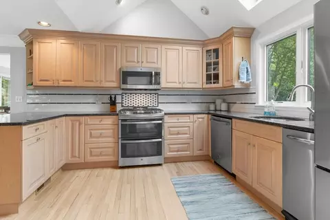 35 Hook Dr, Mashpee, MA 02649 photo 7