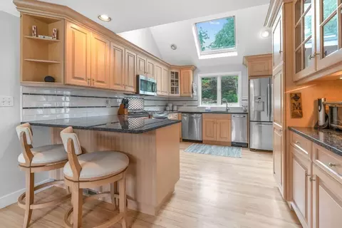 35 Hook Dr, Mashpee, MA 02649 photo 9