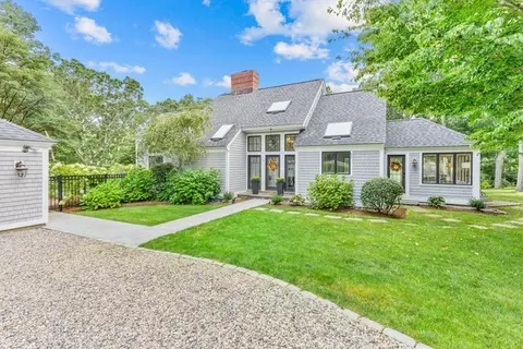 35 Hook Dr, Mashpee, MA 02649 photo 2