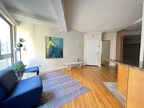 12 Stoneholm St #319, Boston, MA 02115