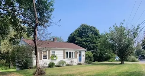 54 Grapevine Rd, Gloucester, MA 01930