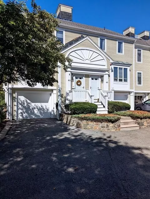 37 Constitution Ln #48, Danvers, MA 01923