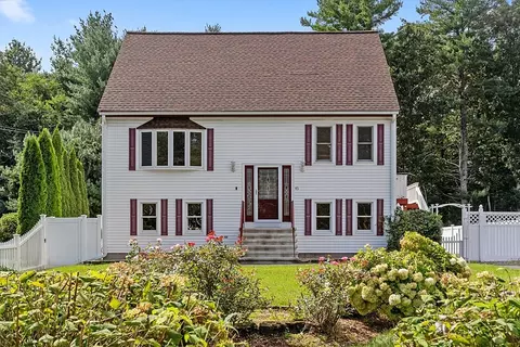 45 Bellflower Rd, Billerica, MA 01821