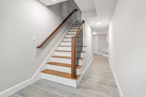 62 Castine St, Worcester, MA 01606 photo 3