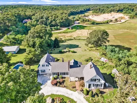 1050 County Rd, Bourne, MA 02534 photo 2