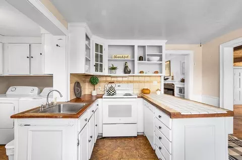 1050 County Rd, Bourne, MA 02534 photo 10