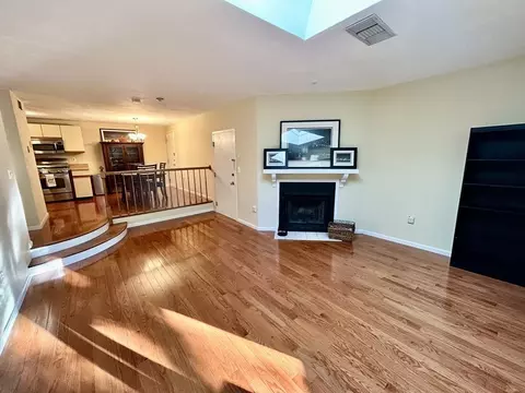 1210 Vfw Pkwy #12, Boston, MA 02132