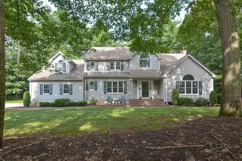 19 Douglas Dr, Mansfield, MA 02048