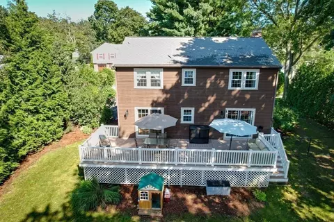 8 Antrim Rd, Framingham, MA 01701