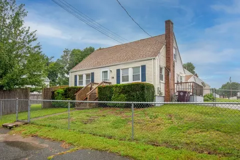 38 Central St, Weymouth, MA 02190