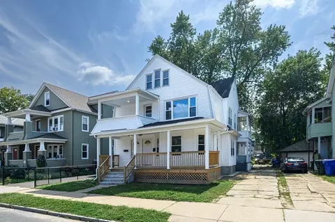 55-57 Bloomfield St, Springfield, MA 01108 photo 3
