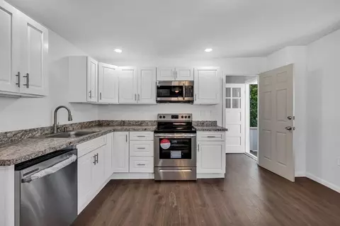55-57 Bloomfield St, Springfield, MA 01108 photo 6