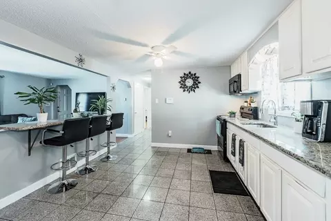 16 Eddy St, Springfield, MA 01104 photo 9