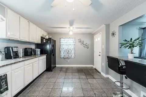 16 Eddy St, Springfield, MA 01104 photo 6