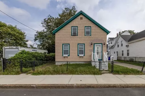 324 Stafford Rd, Fall River, MA 02721