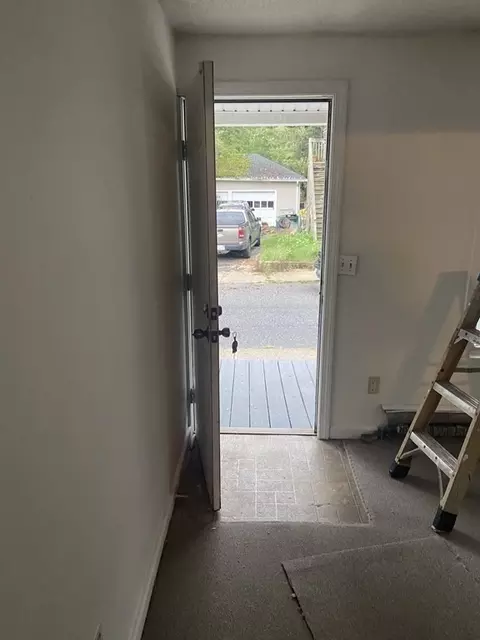 7 Aspen St, Ware, MA 01082 photo 3