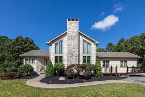 10 Cardinal Cir, Dartmouth, MA 02747